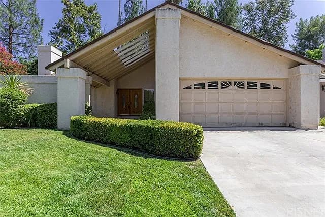 Valencia Hills Home photo
