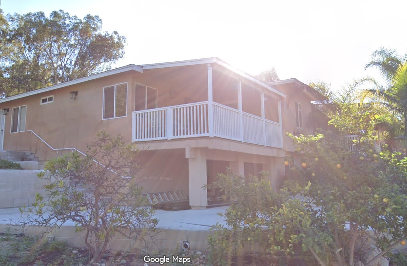 RENAISSANCE LIVING photo