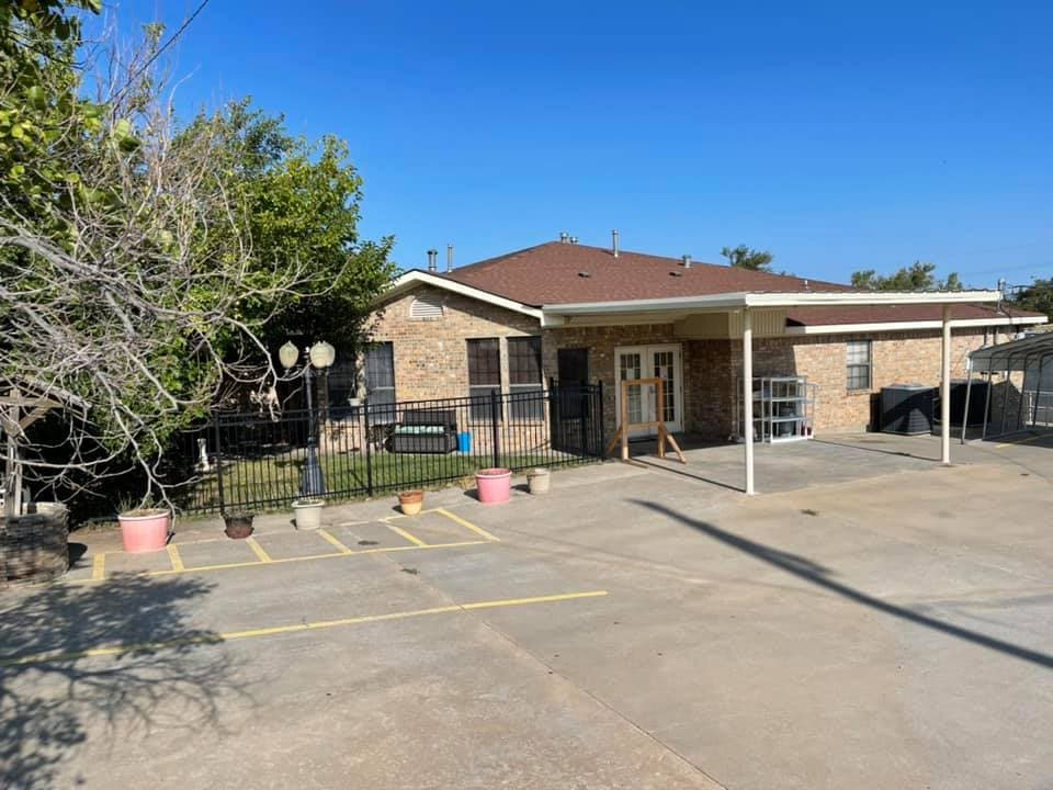 ROBBINS NEST ASSISTED LIVING photo