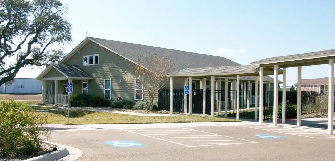 ALZCARE OF DEWITT COUNTY ASSISTED LIVING photo