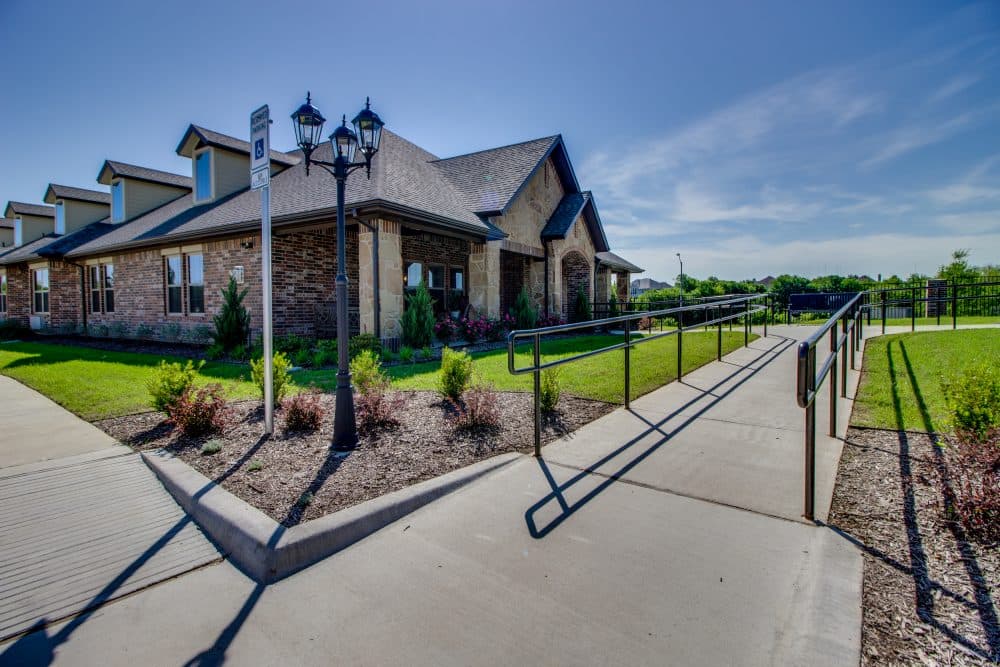 MAYBERRY GARDENS GRAND PRAIRIE BUILDING 2 photo