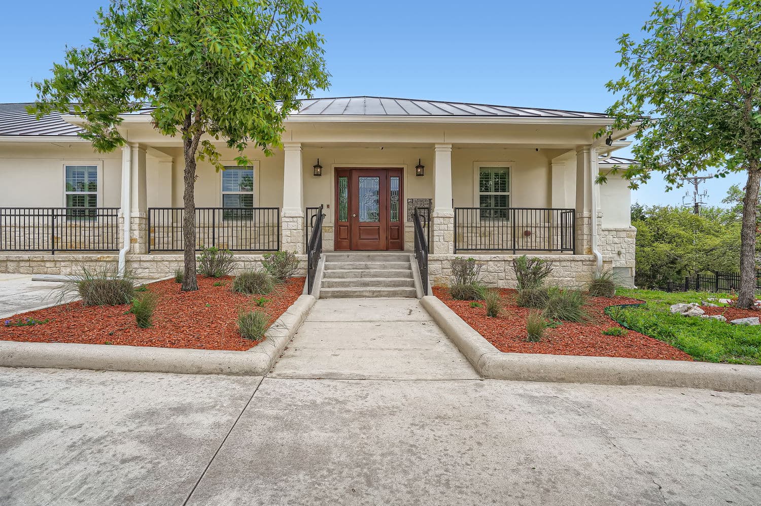 ONESTONE OAK SENIOR LIVING LLC photo
