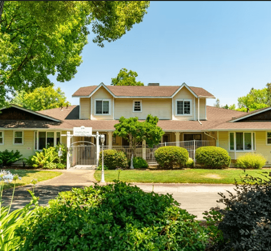 COUNTRY HOUSE photo