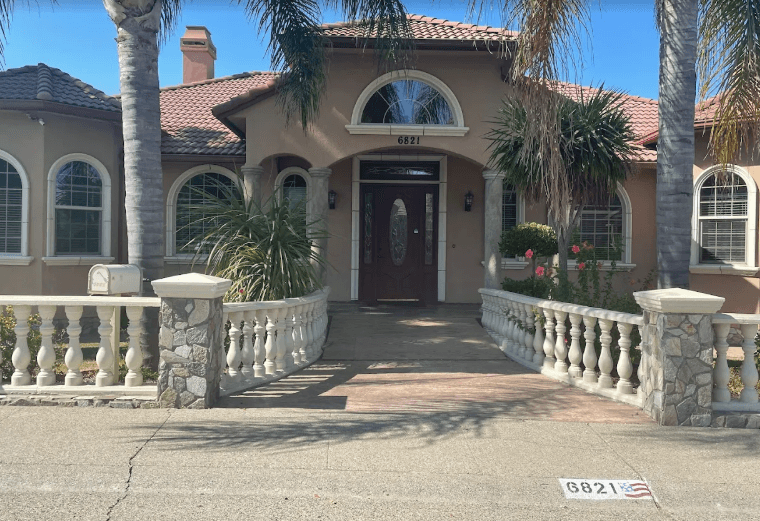 PALMS COURT I photo