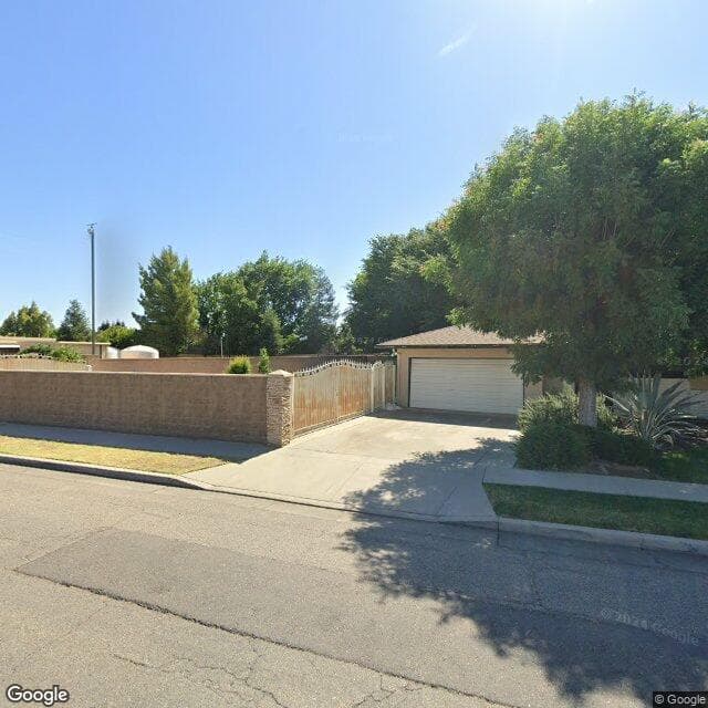 FRESNO GUEST HOME #8 photo