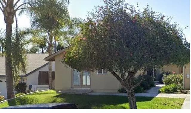 GOLDEN BREEZE MANOR photo