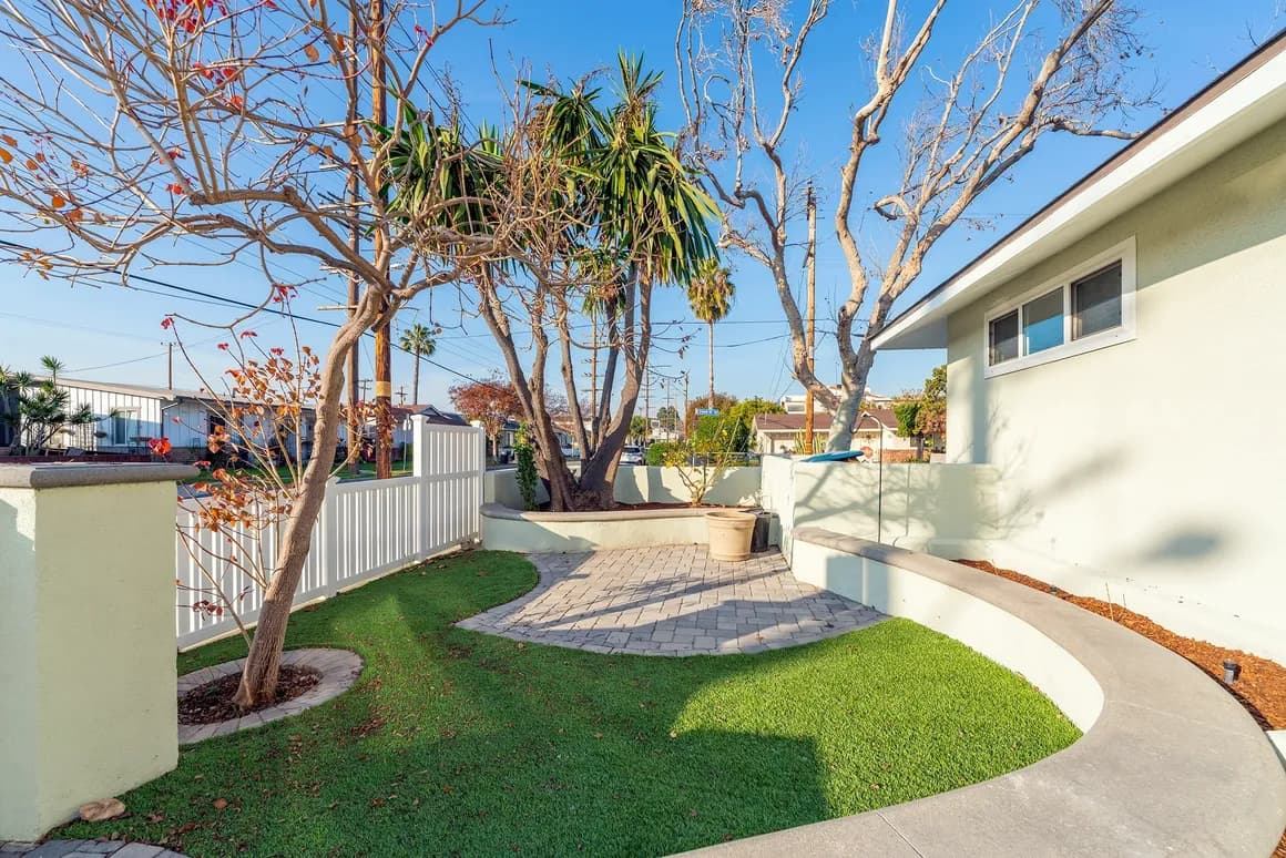 PEPPER TREE ASSISTED LIVING III photo