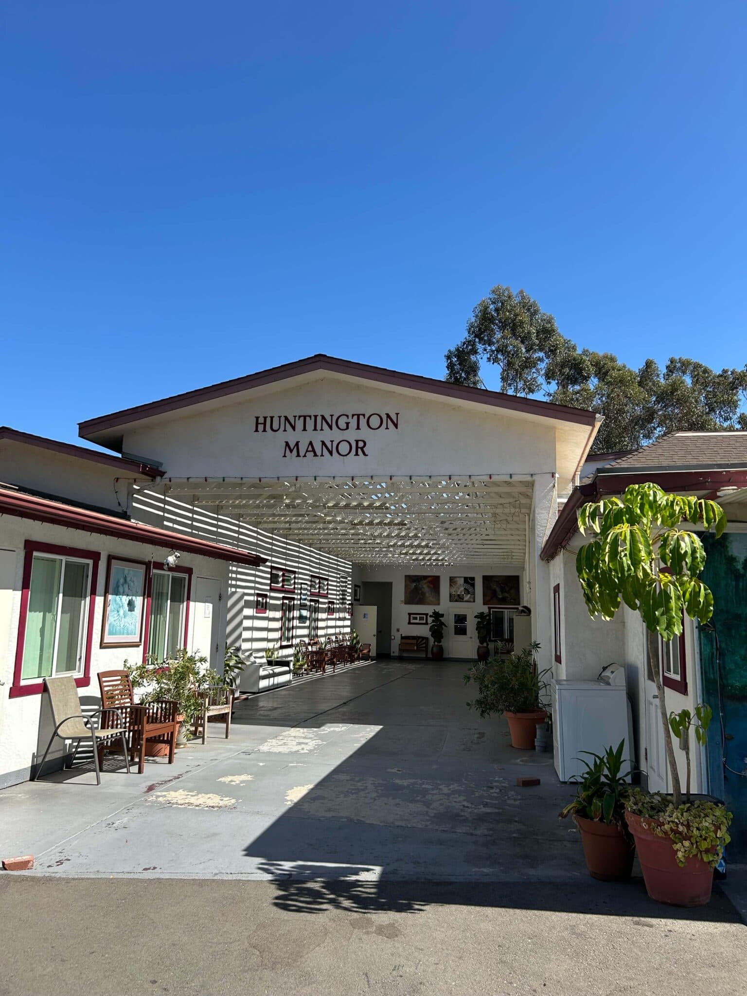 HUNTINGTON MANOR photo