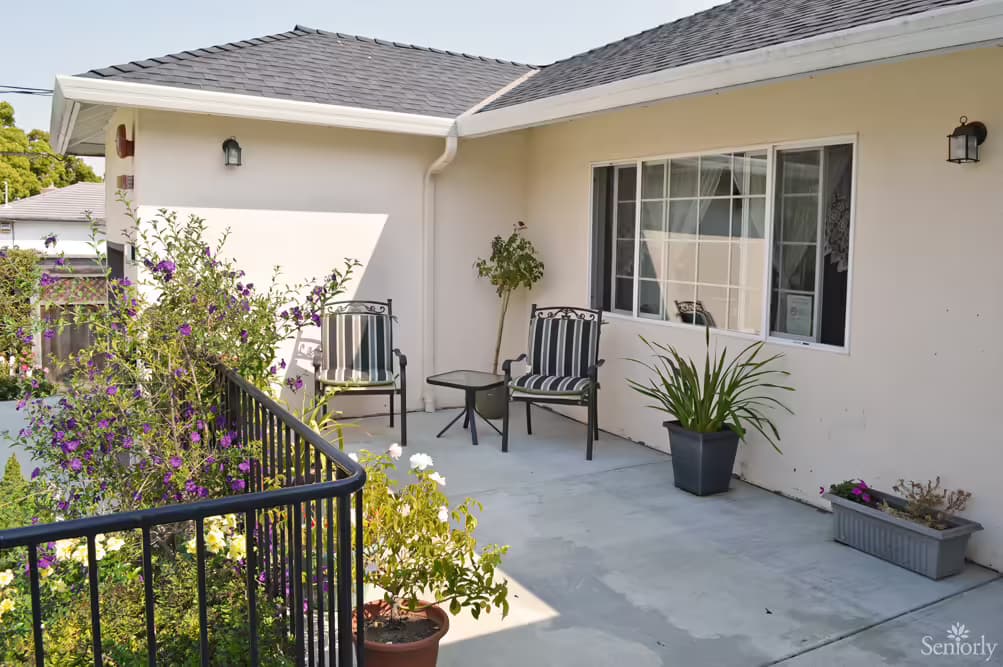 OLIVIA’S CARE HOME II photo