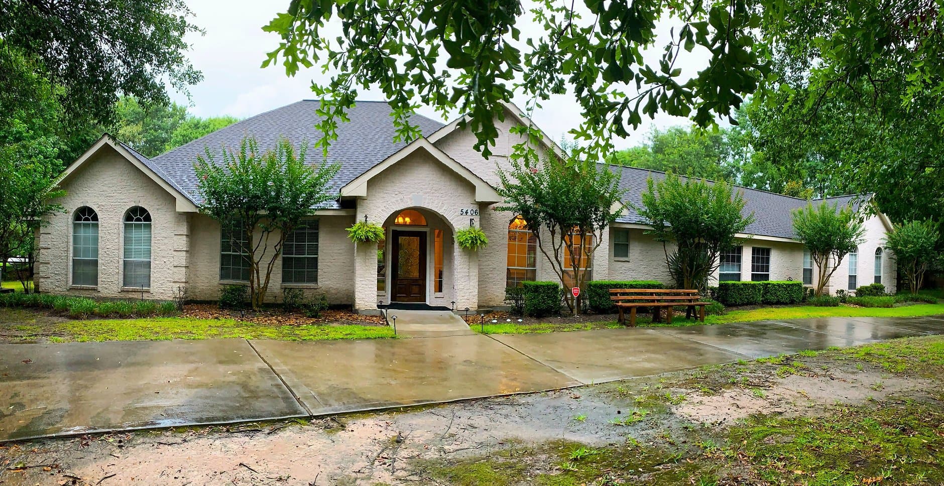 VALIENTE SENIOR LIVING photo