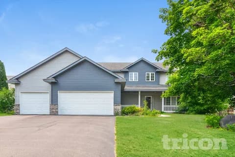 GOLDEN MAPLE HOMES INC photo