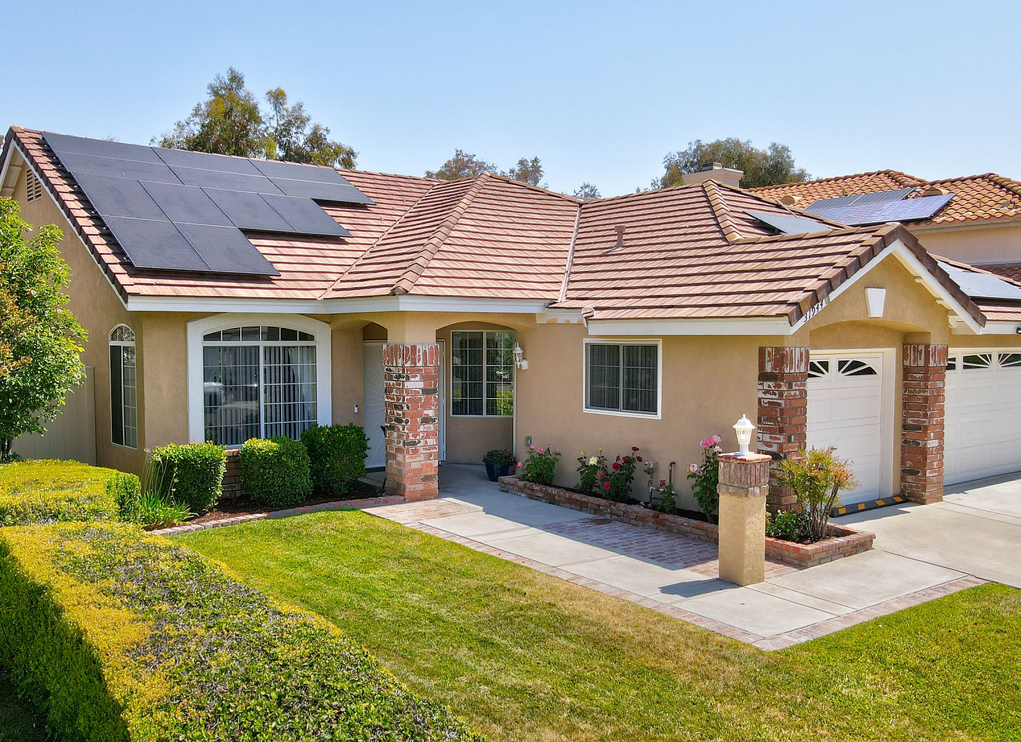 4c6659_e425976c479b4b16bc1a3e53f6525a54mv2